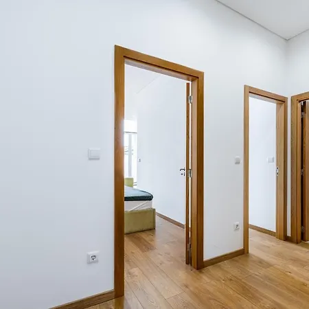 Asgard Downtown * Порту